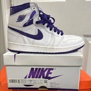 Women’s Air Jordan 1 High OG
White/Court Purple
Size 7.5